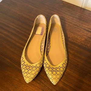 Joes yellow flats, size 7.5